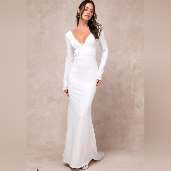 Extravagant Love White Backless Long Sleeve Ruched Maxi Dress - Xs - Picture 3 of 7